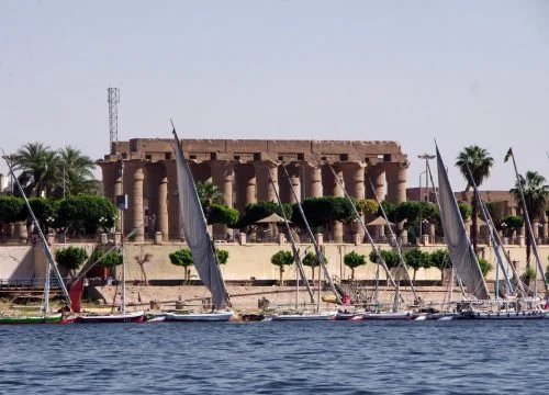 Luxor Stadt